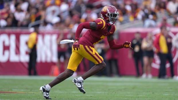 Sep 2, 2023; Los Angeles, California, USA; Southern California Trojans safety Calen Bullock (7) against the Nevada Wolf Pack in the first half at United Airlines Field at Los Angeles Memorial Coliseum. Mandatory Credit: Kirby Lee-USA TODAY Sports  